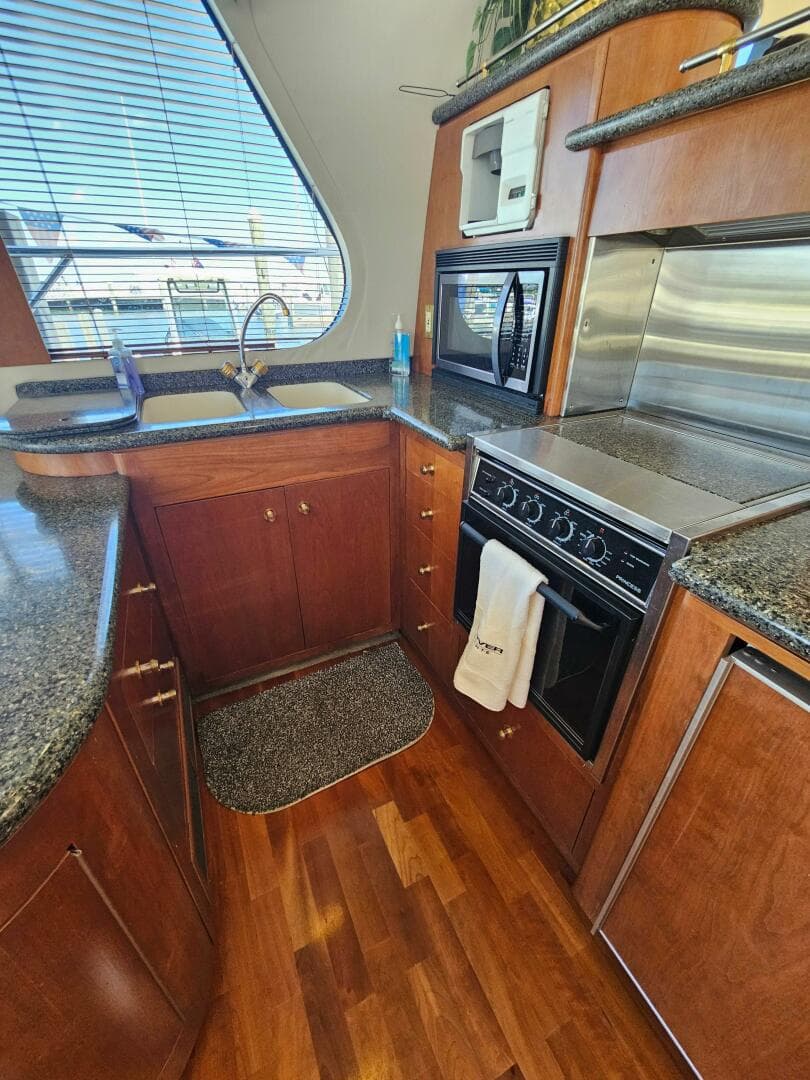 1999 Carver 530 Voyager Pilothouse — photo 21