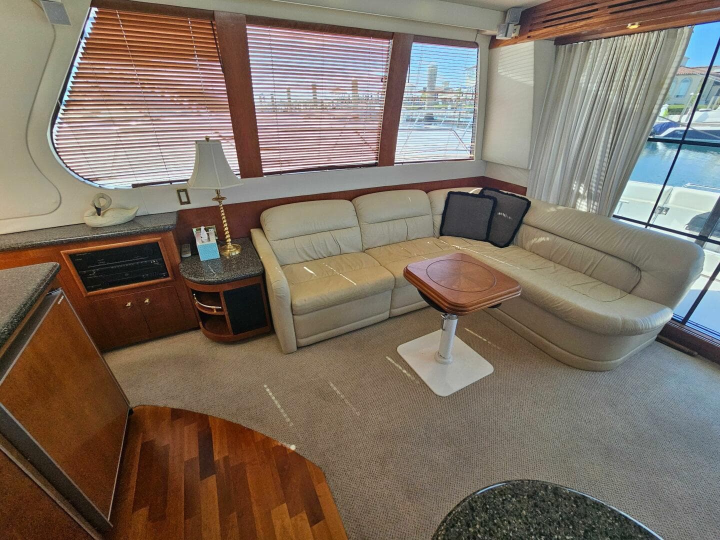 1999 Carver 530 Voyager Pilothouse — photo 19