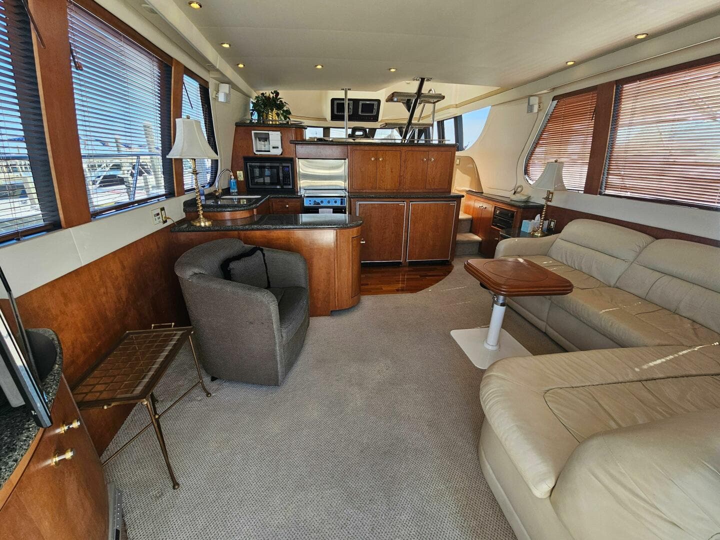 1999 Carver 530 Voyager Pilothouse — photo 2