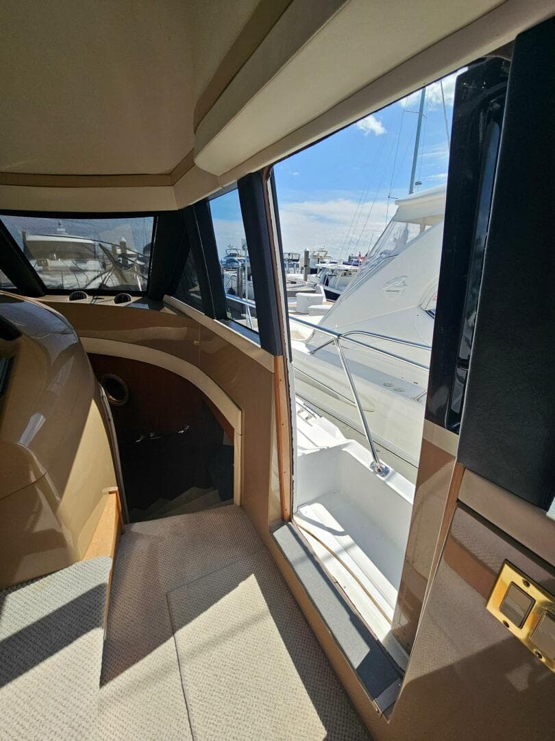1999 Carver 530 Voyager Pilothouse — photo 25