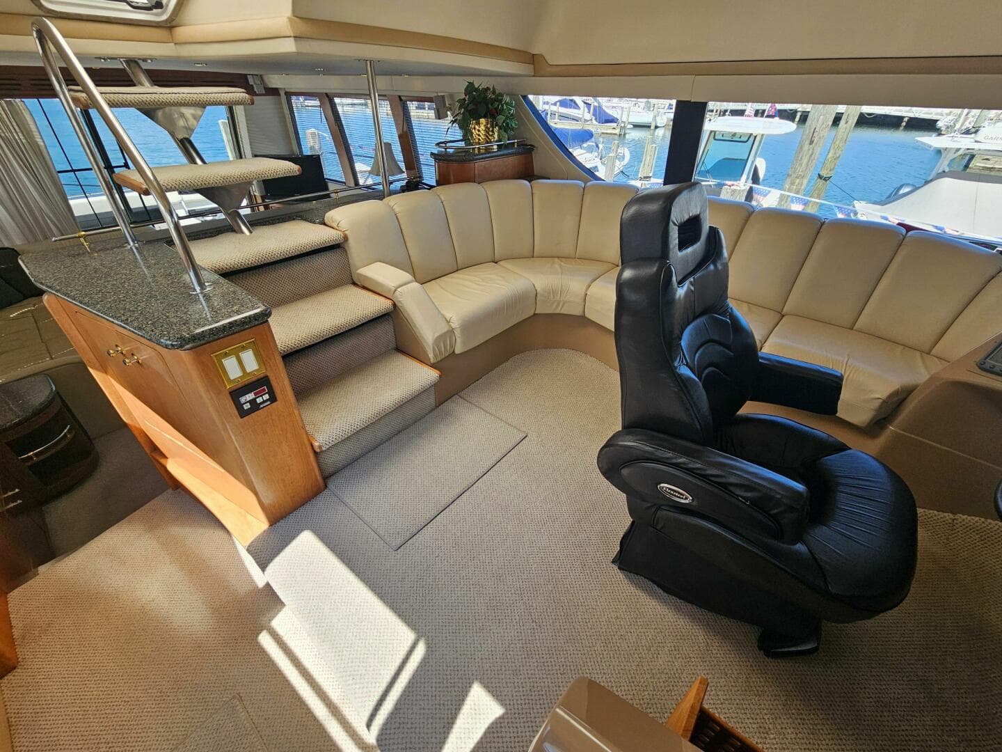 1999 Carver 530 Voyager Pilothouse — photo 24