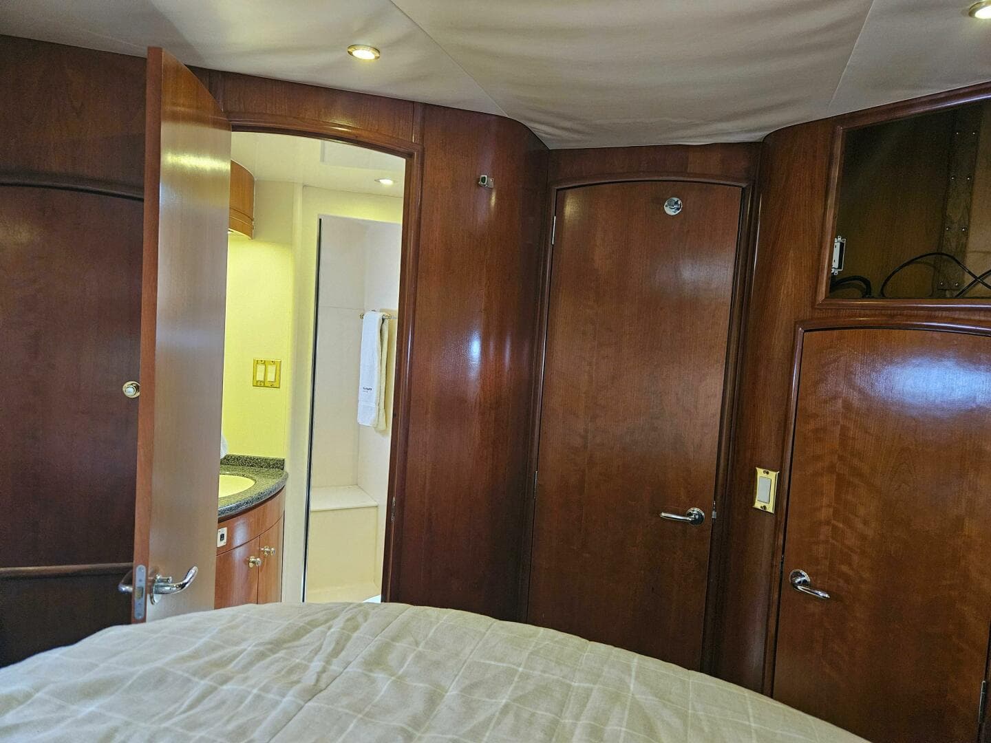 1999 Carver 530 Voyager Pilothouse — photo 28