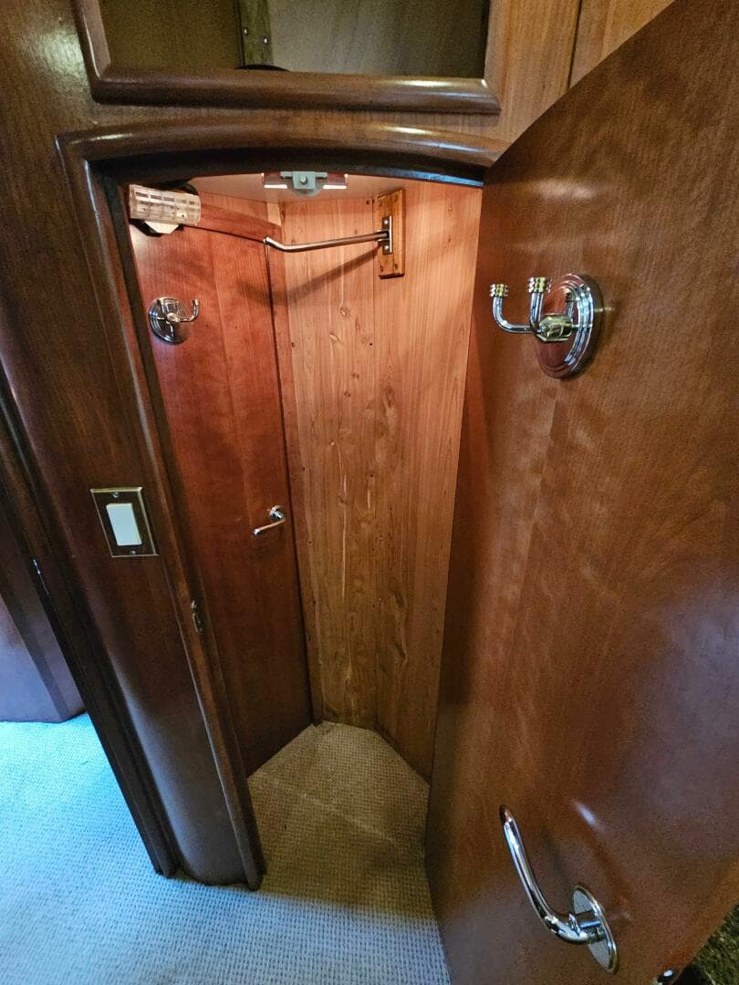 1999 Carver 530 Voyager Pilothouse — photo 29