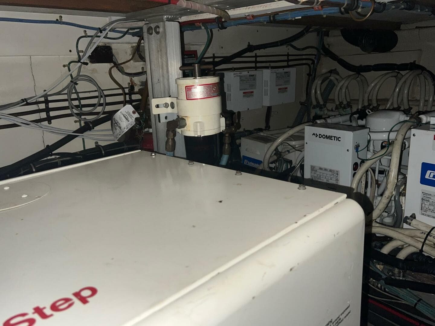 1988 Hatteras Motor Yacht — photo 137