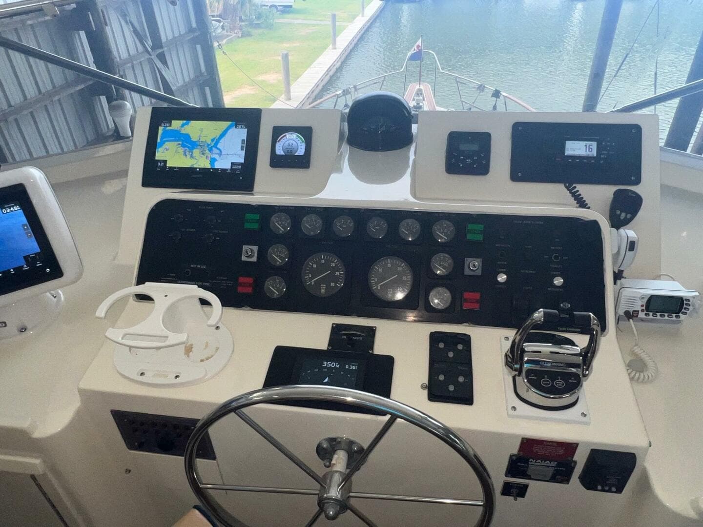 1988 Hatteras Motor Yacht — photo 103