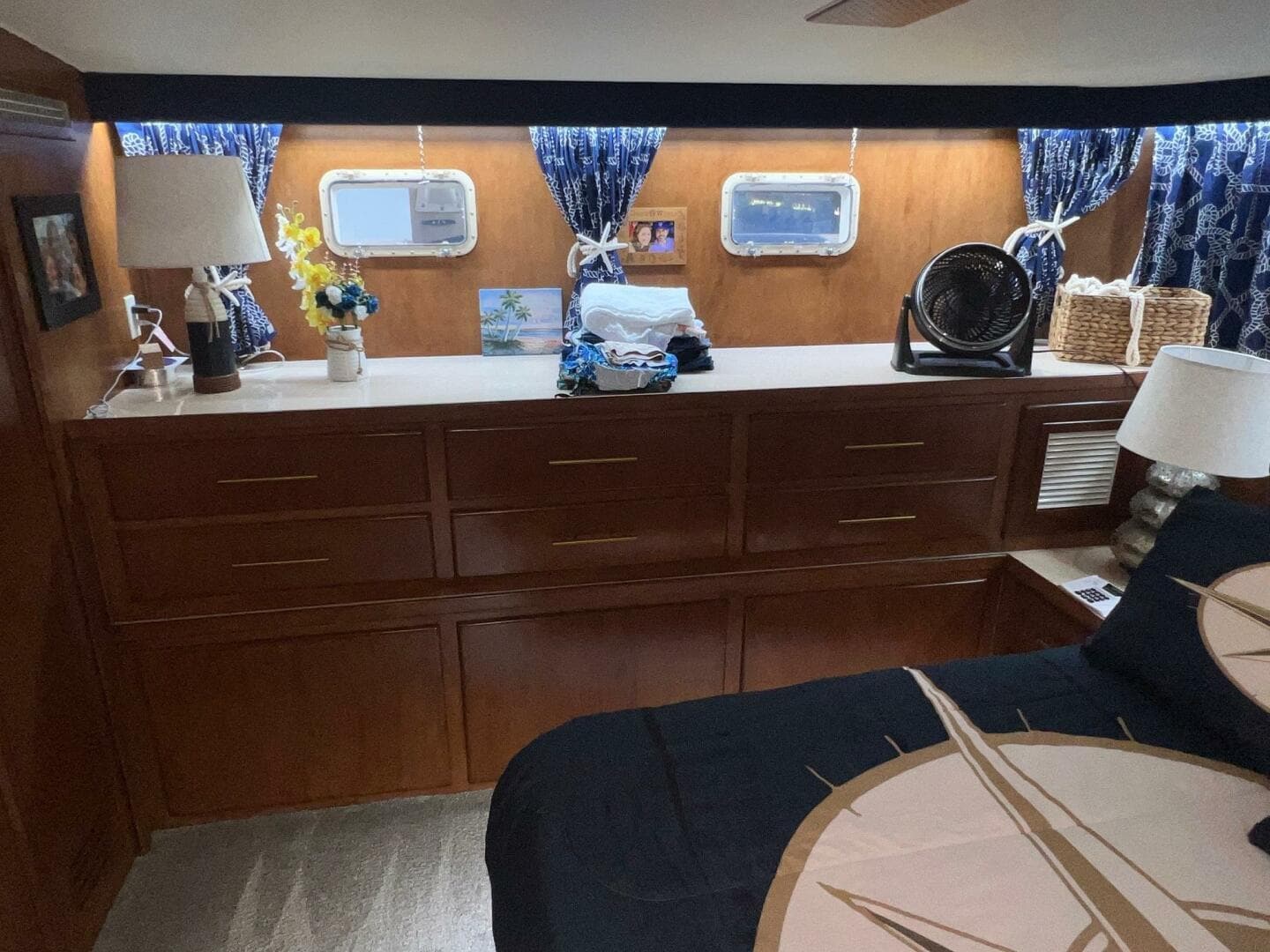 1988 Hatteras Motor Yacht — photo 94