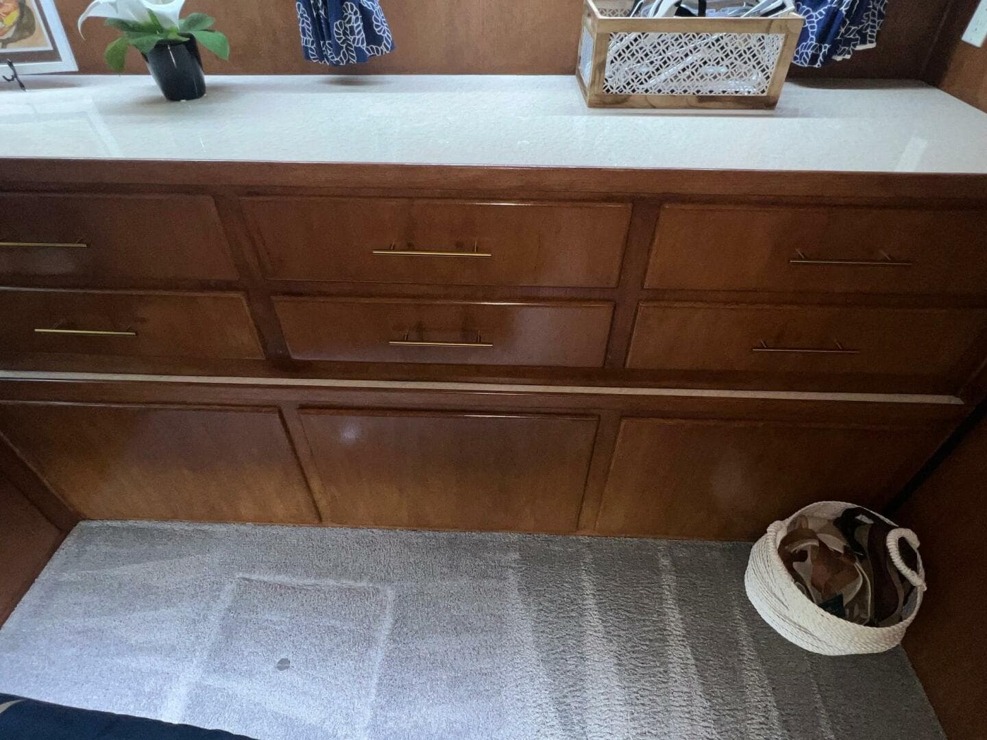 1988 Hatteras Motor Yacht — photo 97