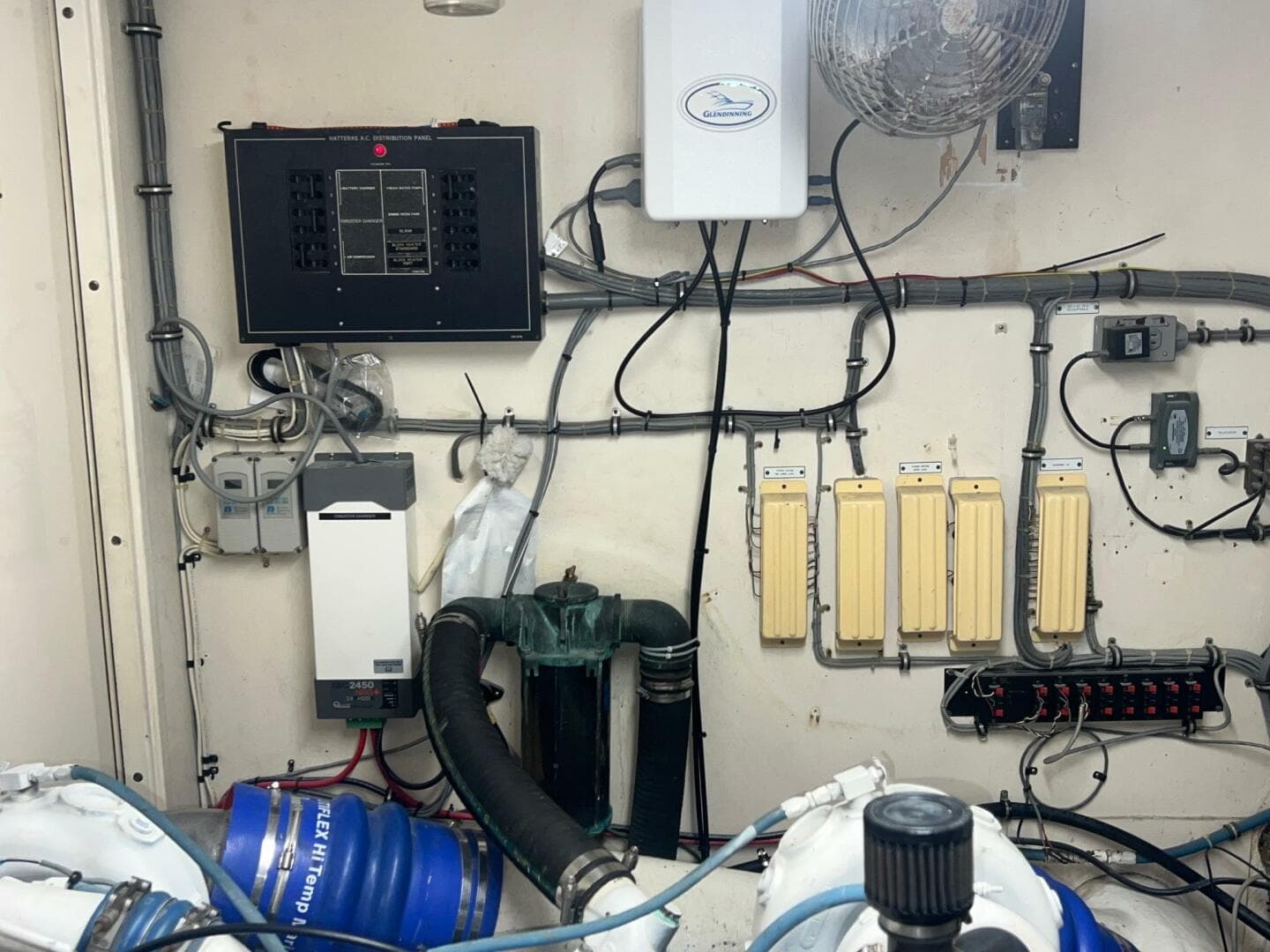 1988 Hatteras Motor Yacht — photo 120