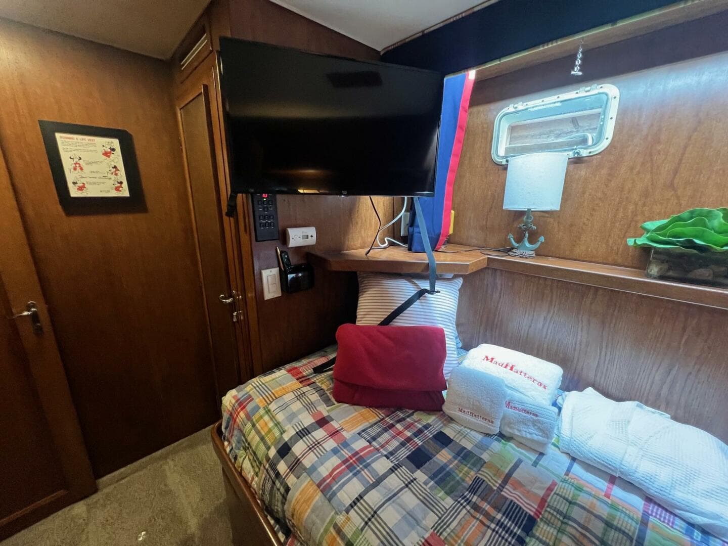 1988 Hatteras Motor Yacht — photo 76