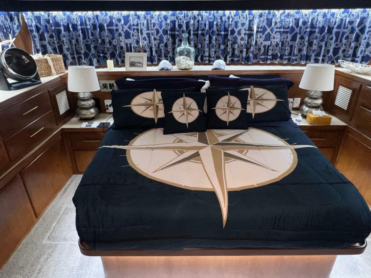 1988 Hatteras Motor Yacht — photo 89