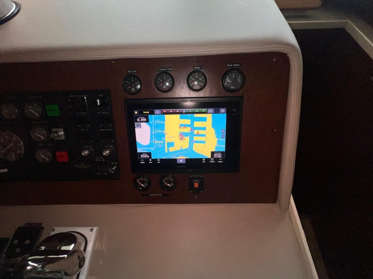 1988 Hatteras Motor Yacht — photo 48