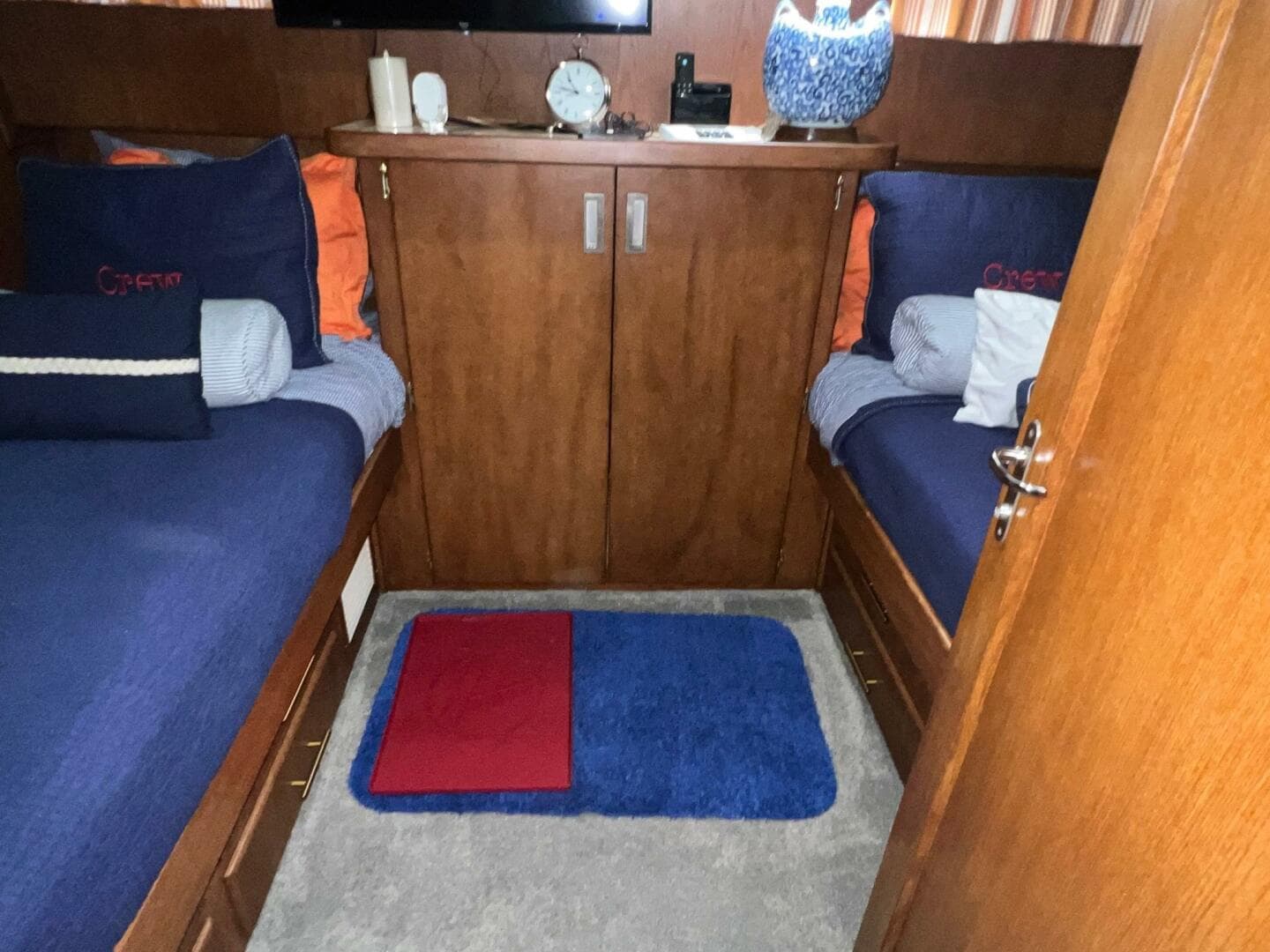 1988 Hatteras Motor Yacht — photo 66