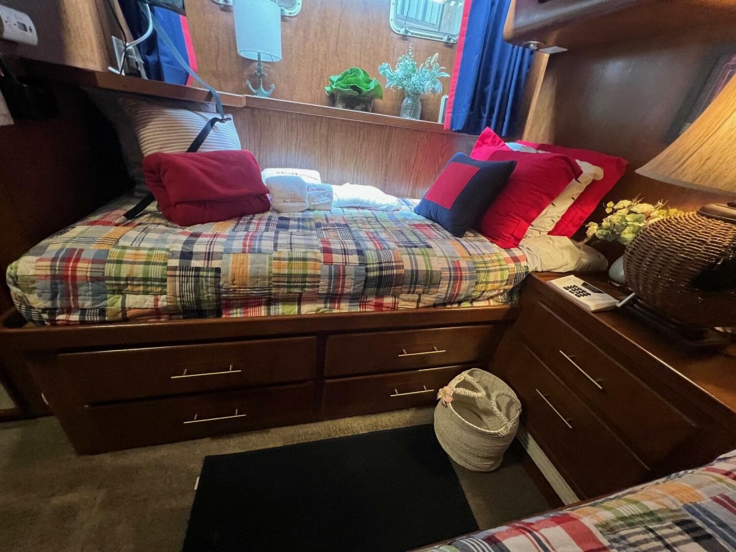 1988 Hatteras Motor Yacht — photo 75