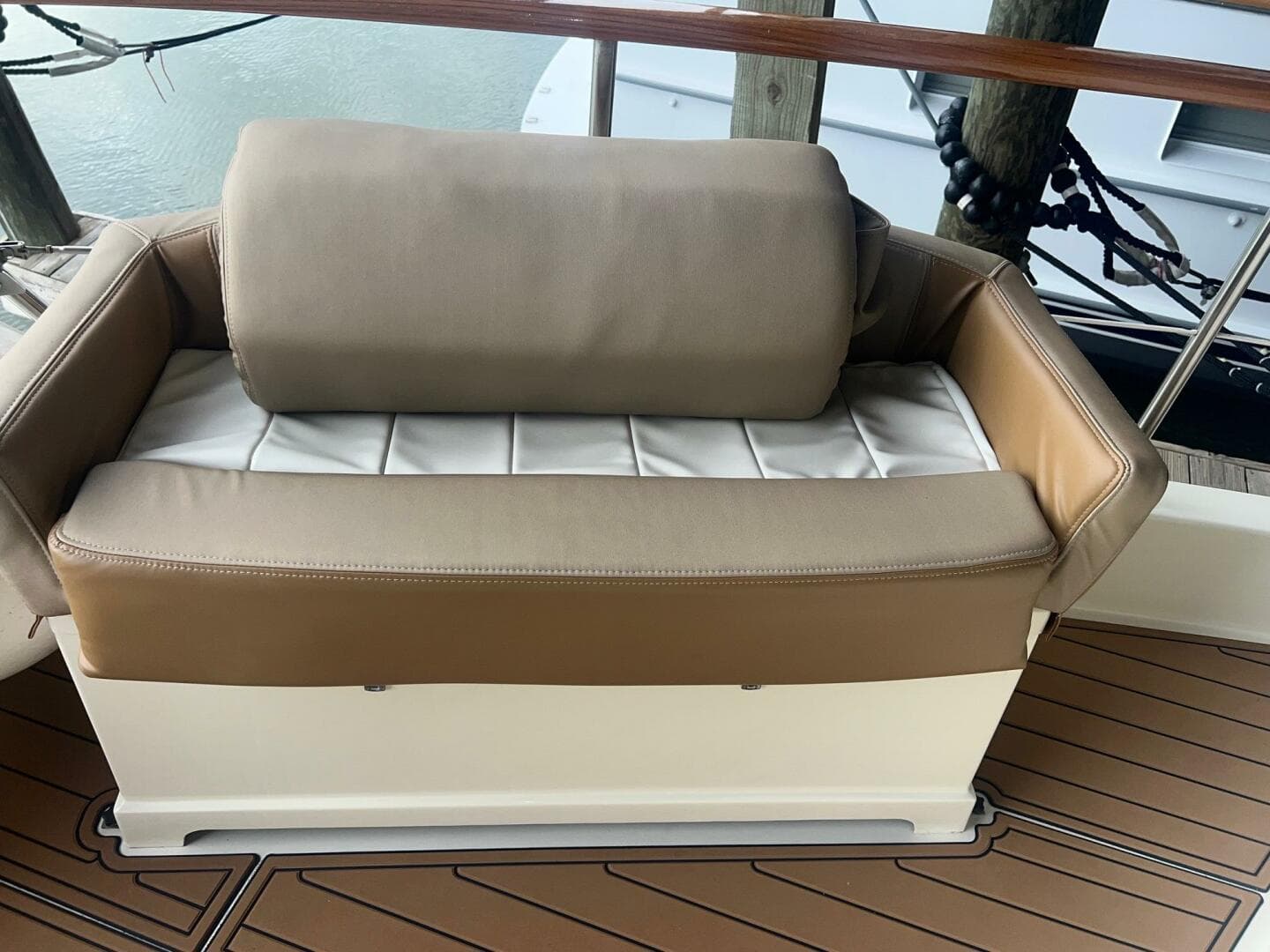 1988 Hatteras Motor Yacht — photo 15