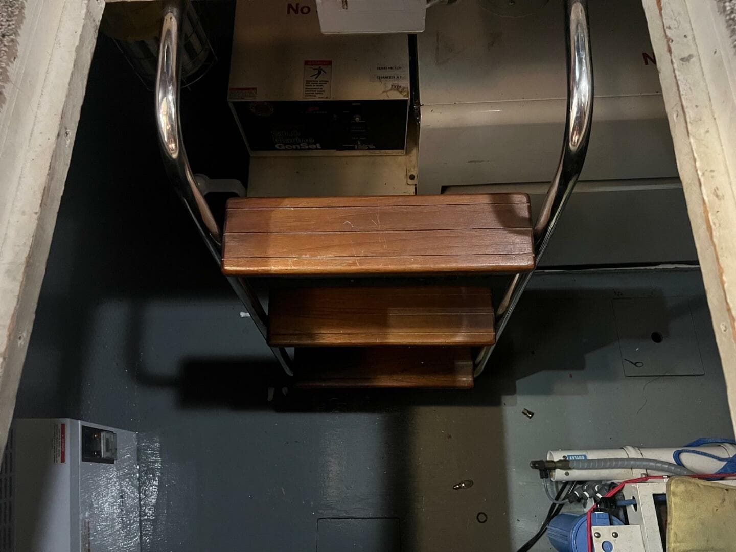 1988 Hatteras Motor Yacht — photo 135