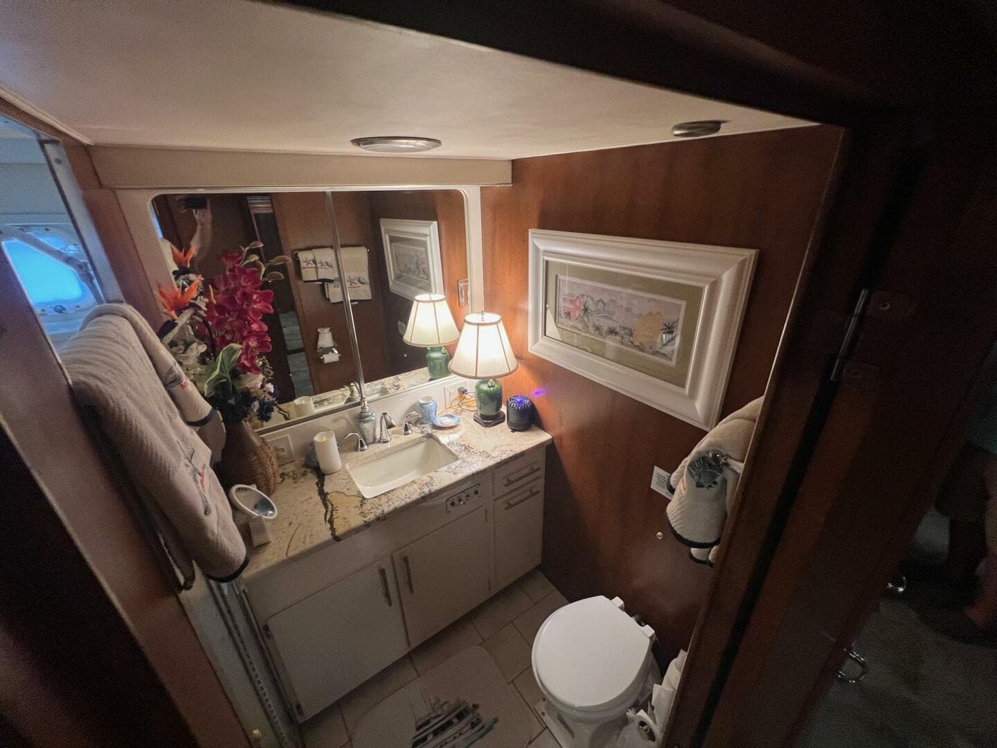 1988 Hatteras Motor Yacht — photo 79