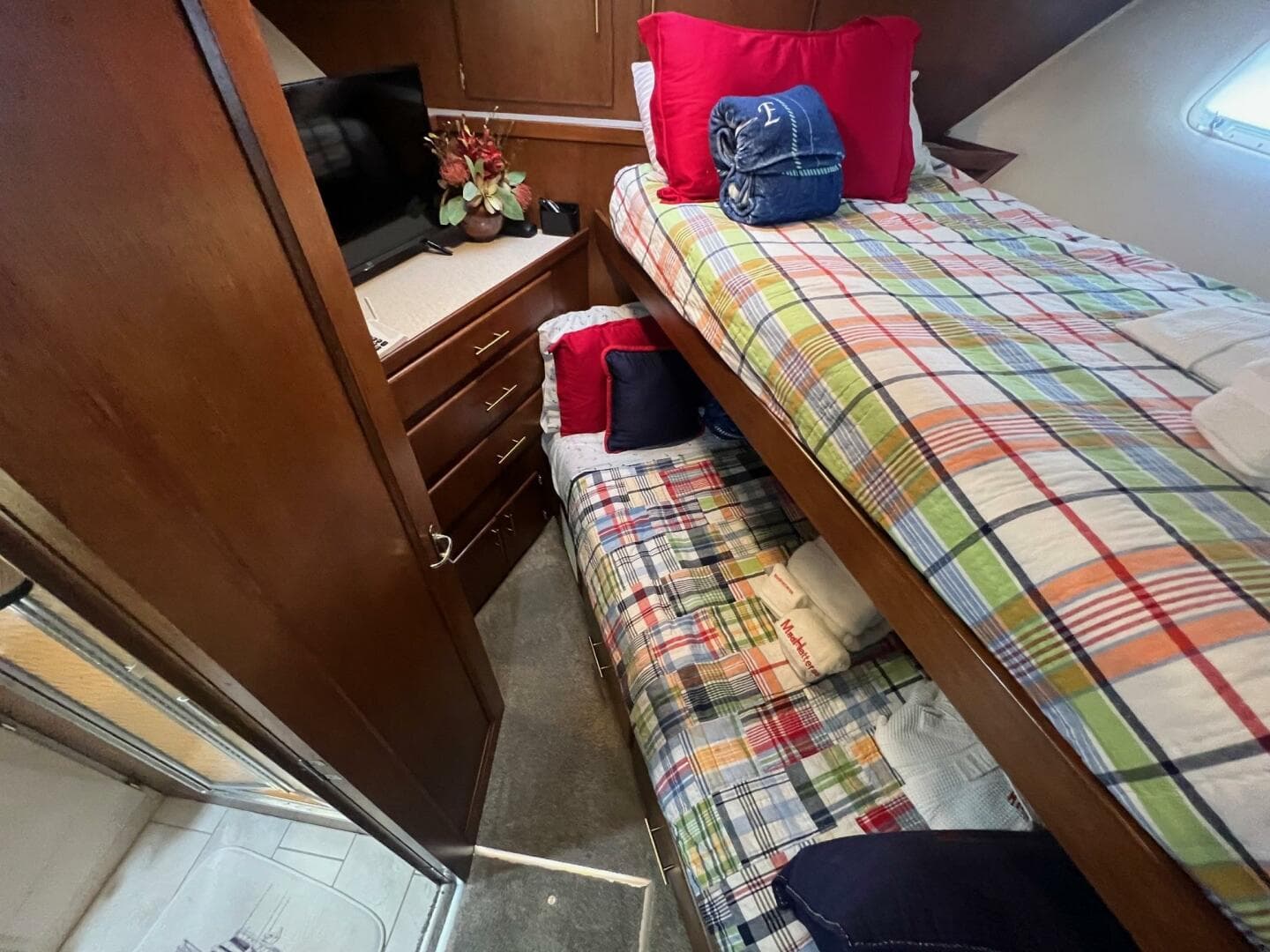 1988 Hatteras Motor Yacht — photo 63