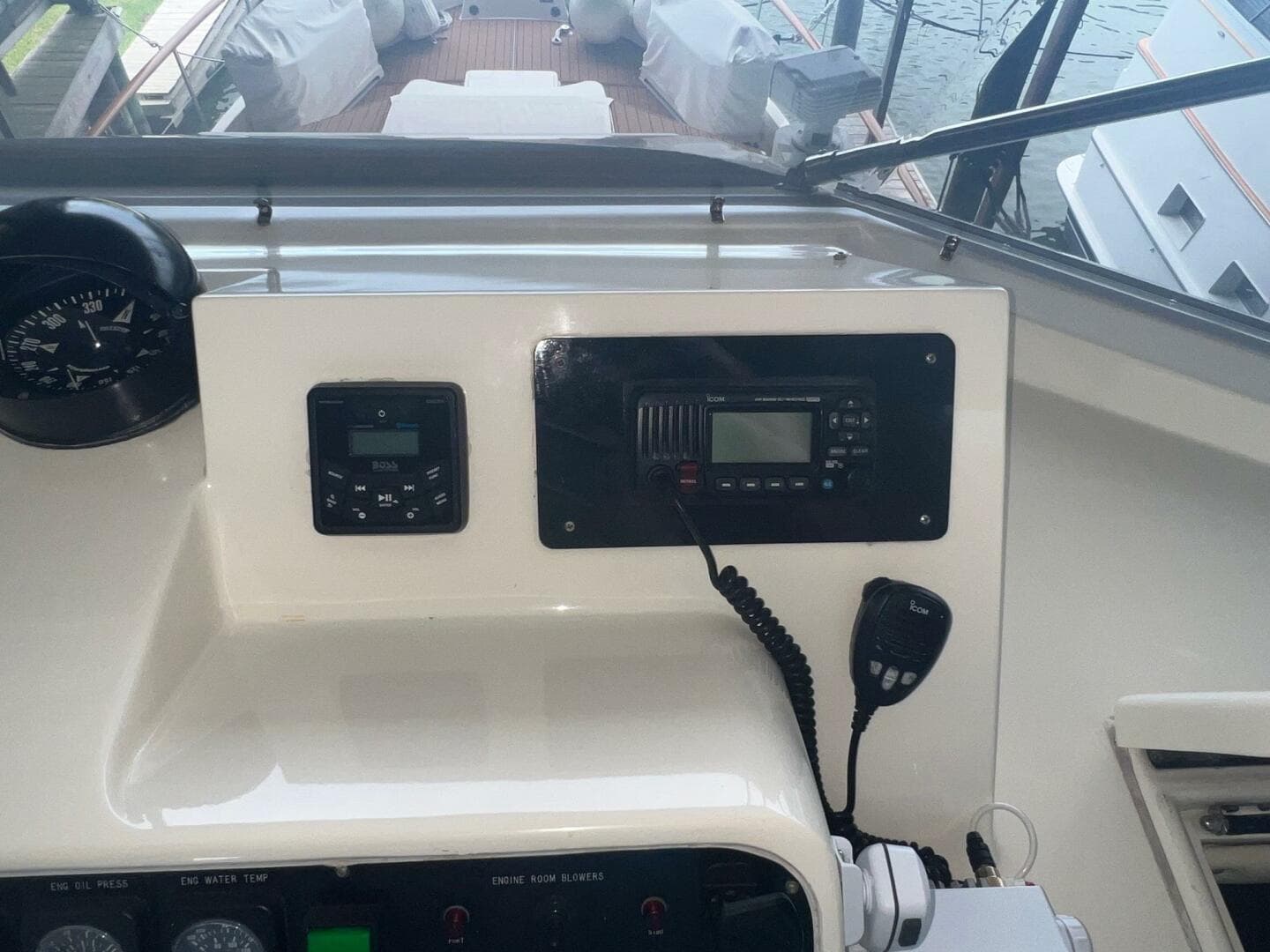 1988 Hatteras Motor Yacht — photo 105