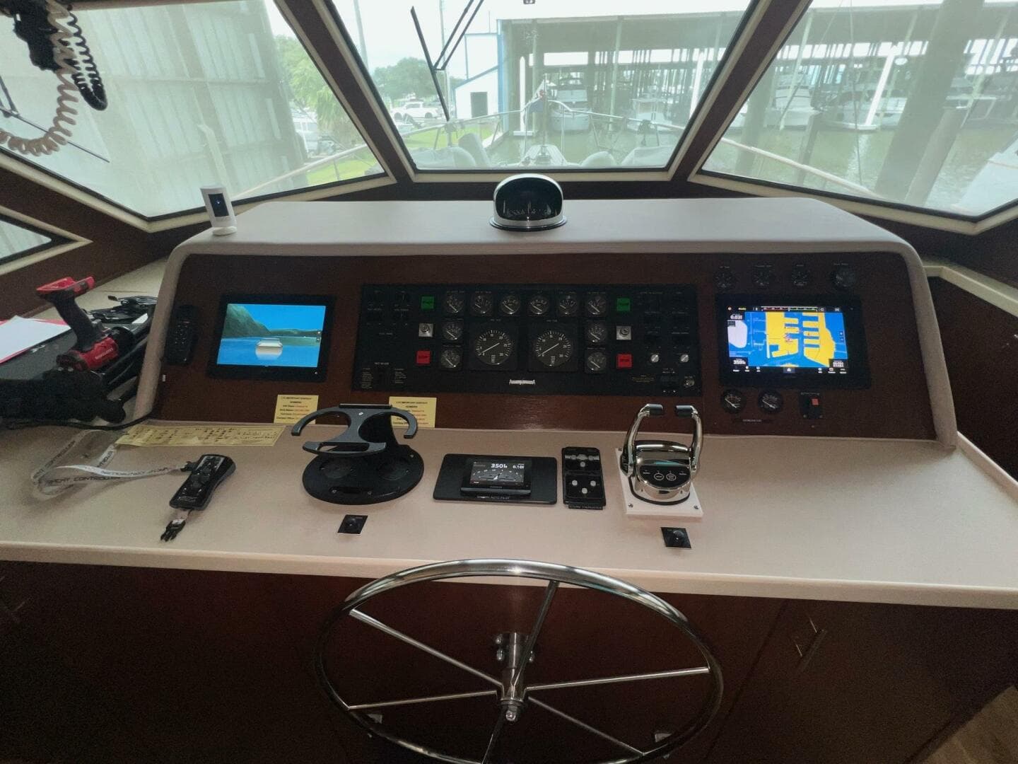 1988 Hatteras Motor Yacht — photo 43