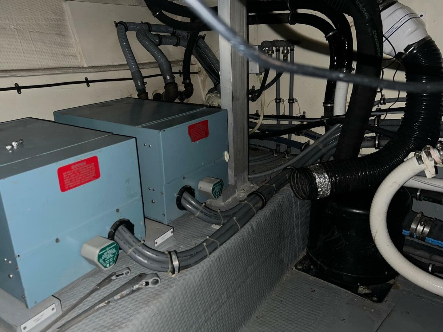 1988 Hatteras Motor Yacht — photo 141