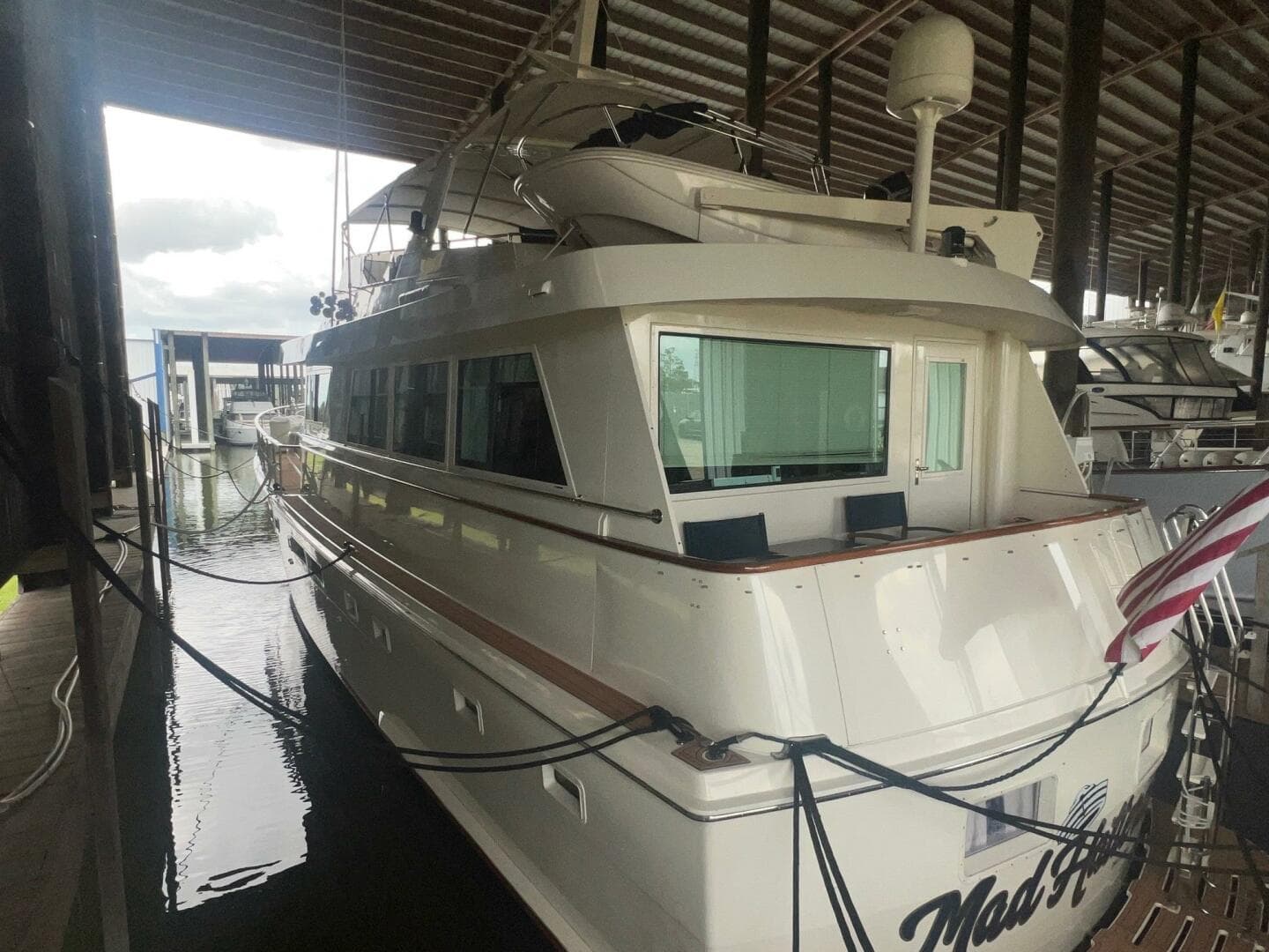 1988 Hatteras Motor Yacht — photo 8