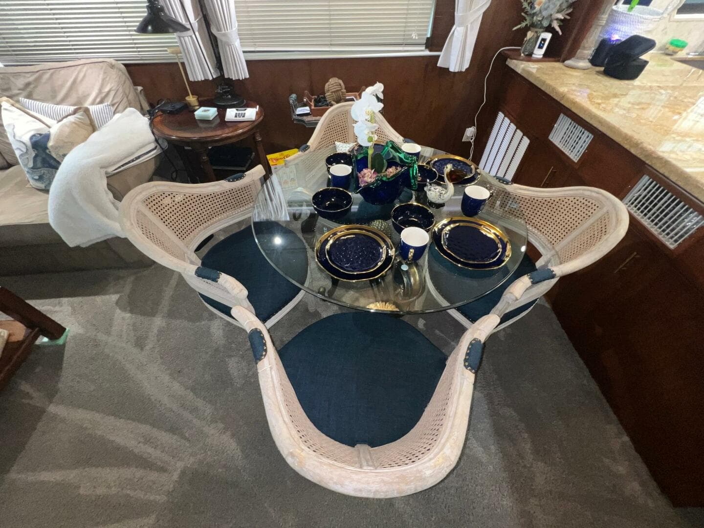 1988 Hatteras Motor Yacht — photo 24