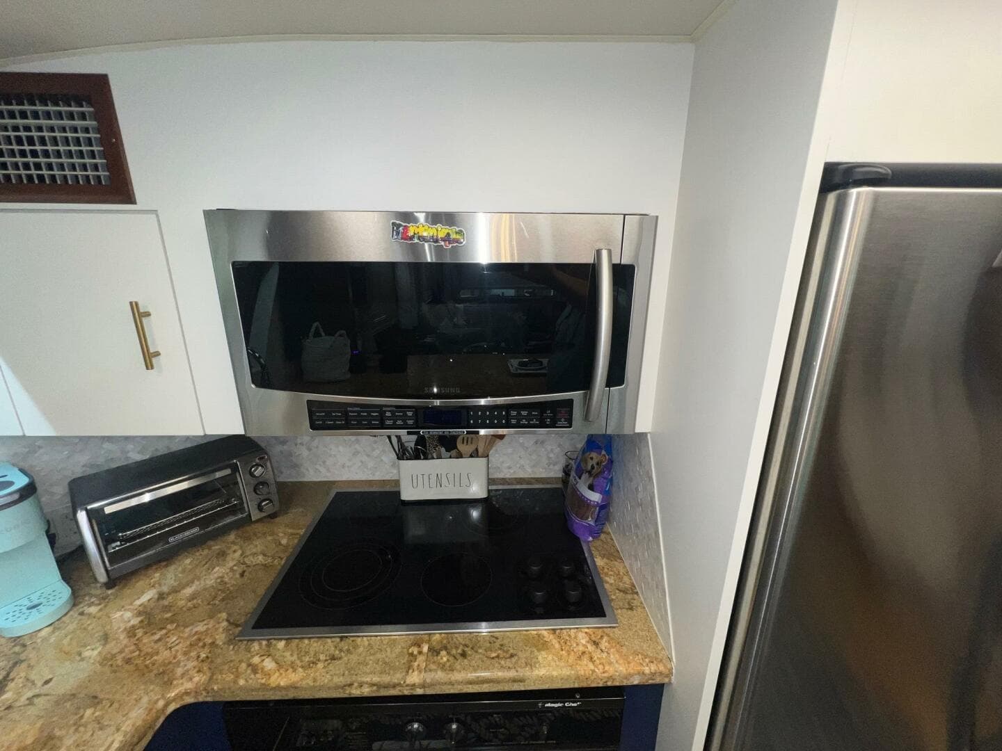 1988 Hatteras Motor Yacht — photo 36