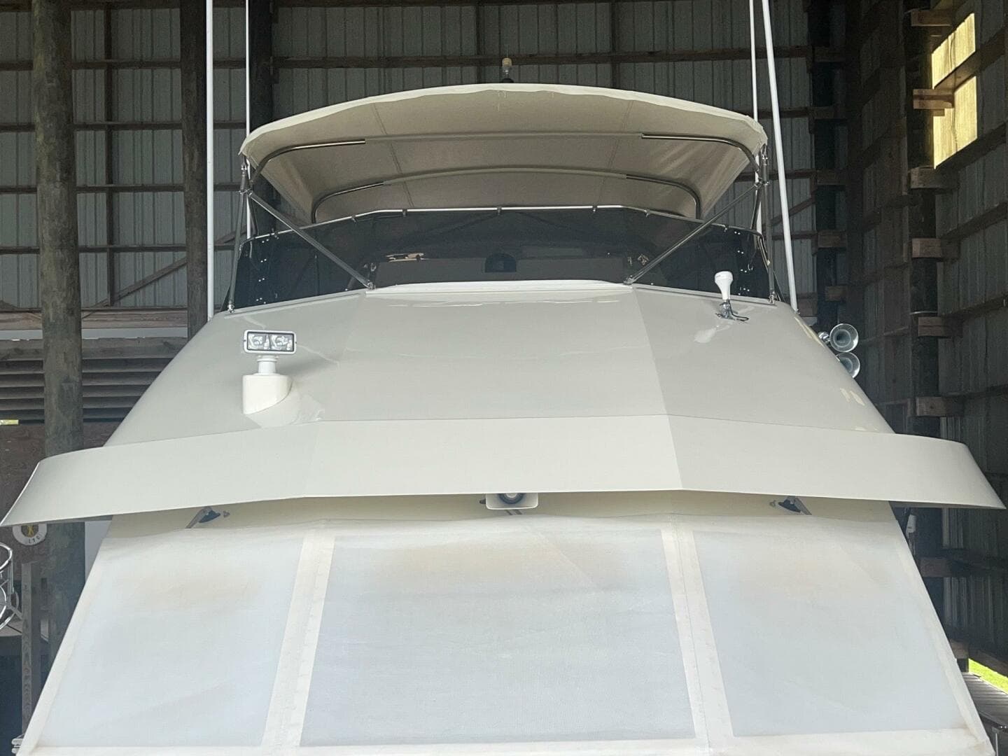 1988 Hatteras Motor Yacht — photo 16