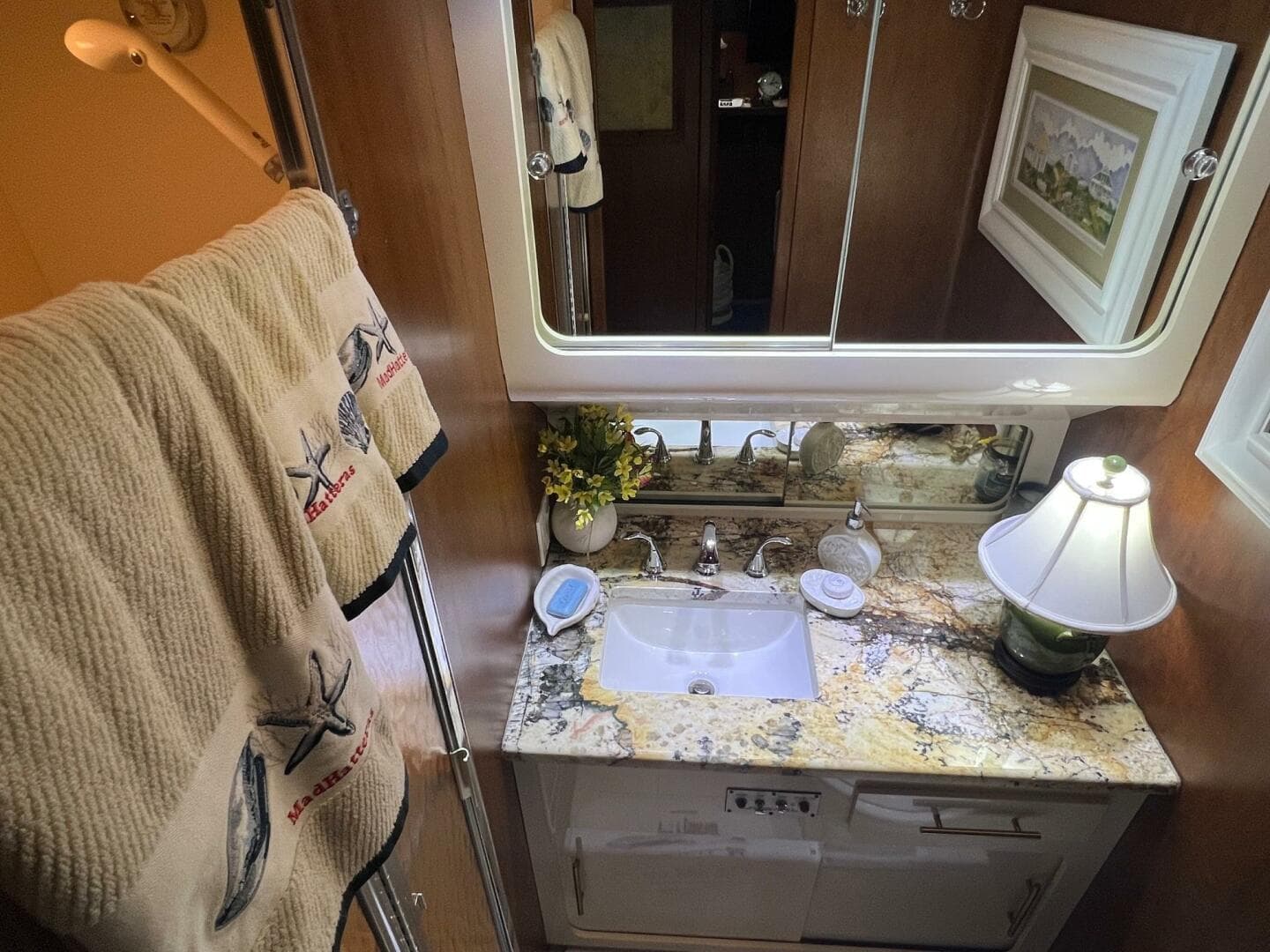 1988 Hatteras Motor Yacht — photo 65