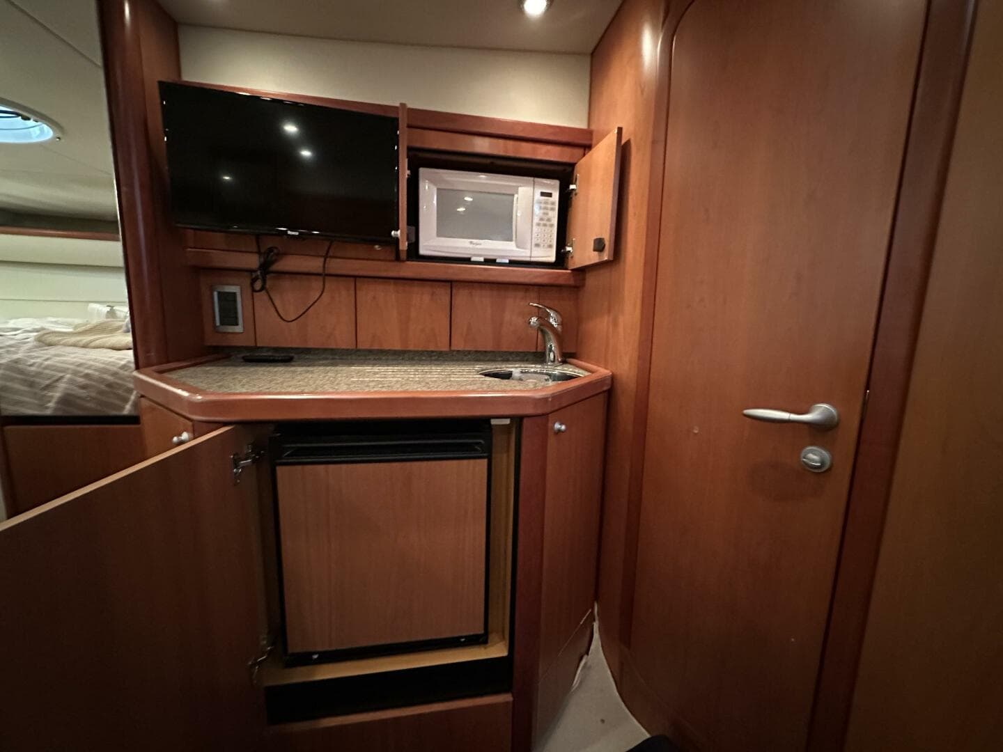 2006 Sunseeker 37 Sportfisher — photo 19