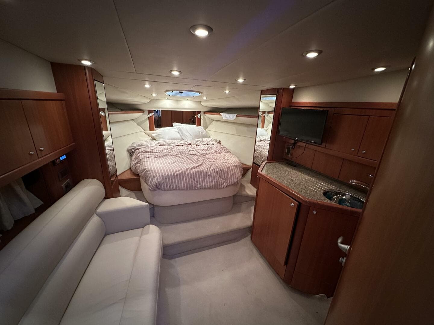 2006 Sunseeker 37 Sportfisher — photo 15