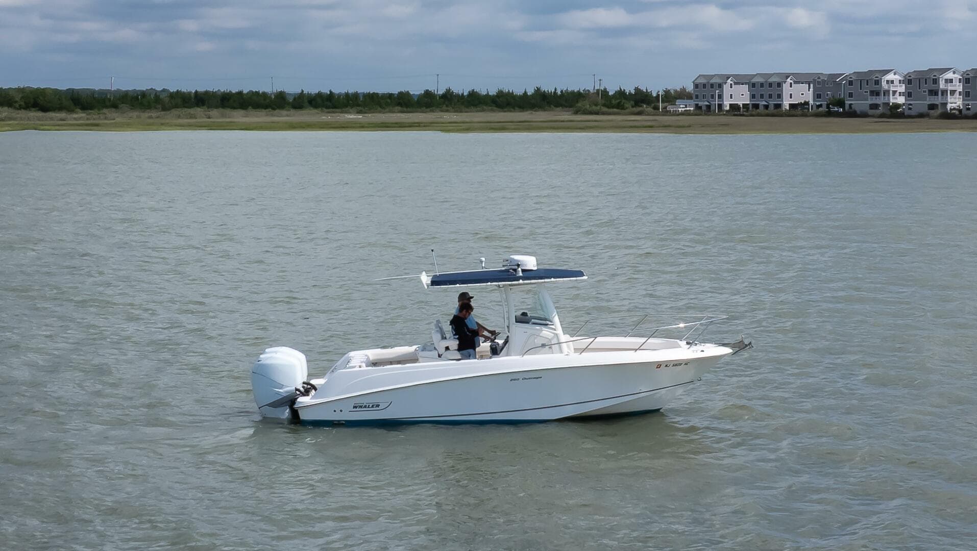 2010 Boston Whaler 250 Outrage — photo 17