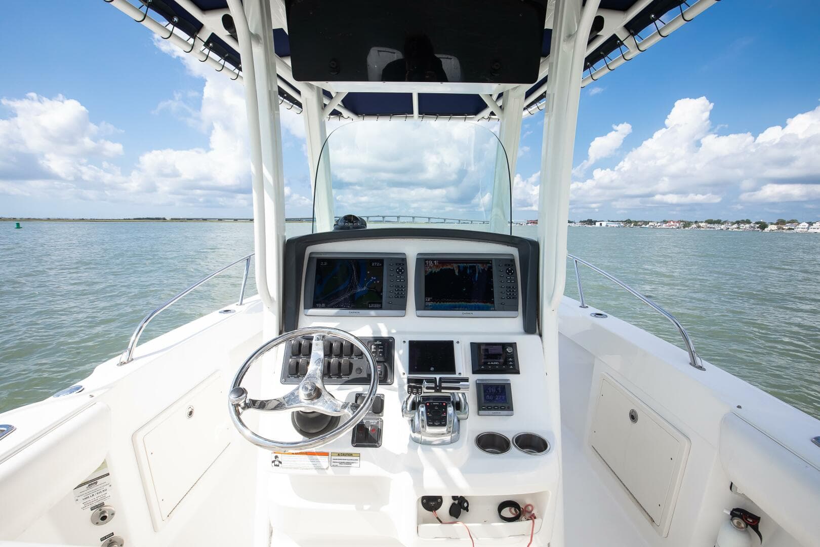 2010 Boston Whaler 250 Outrage — photo 4