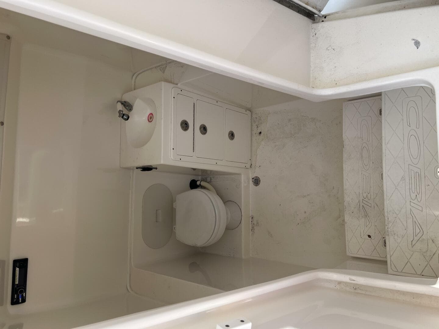 2014 Cobia 296 Center Console — photo 13