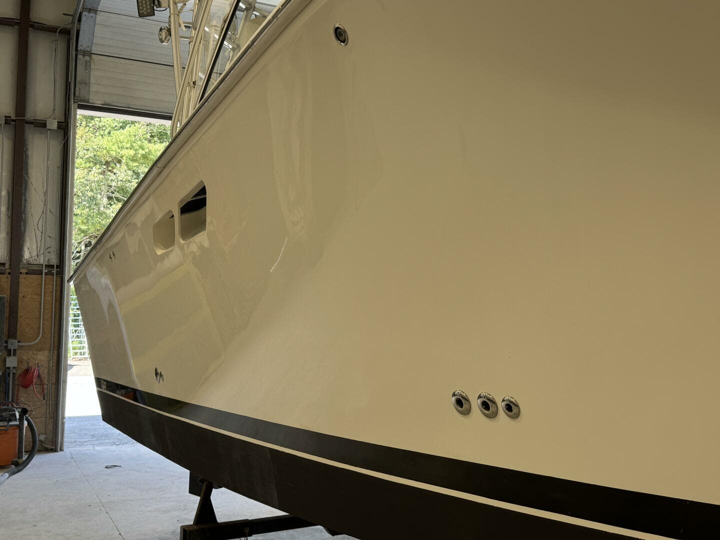 2011 Luhrs 30 Open — photo 11