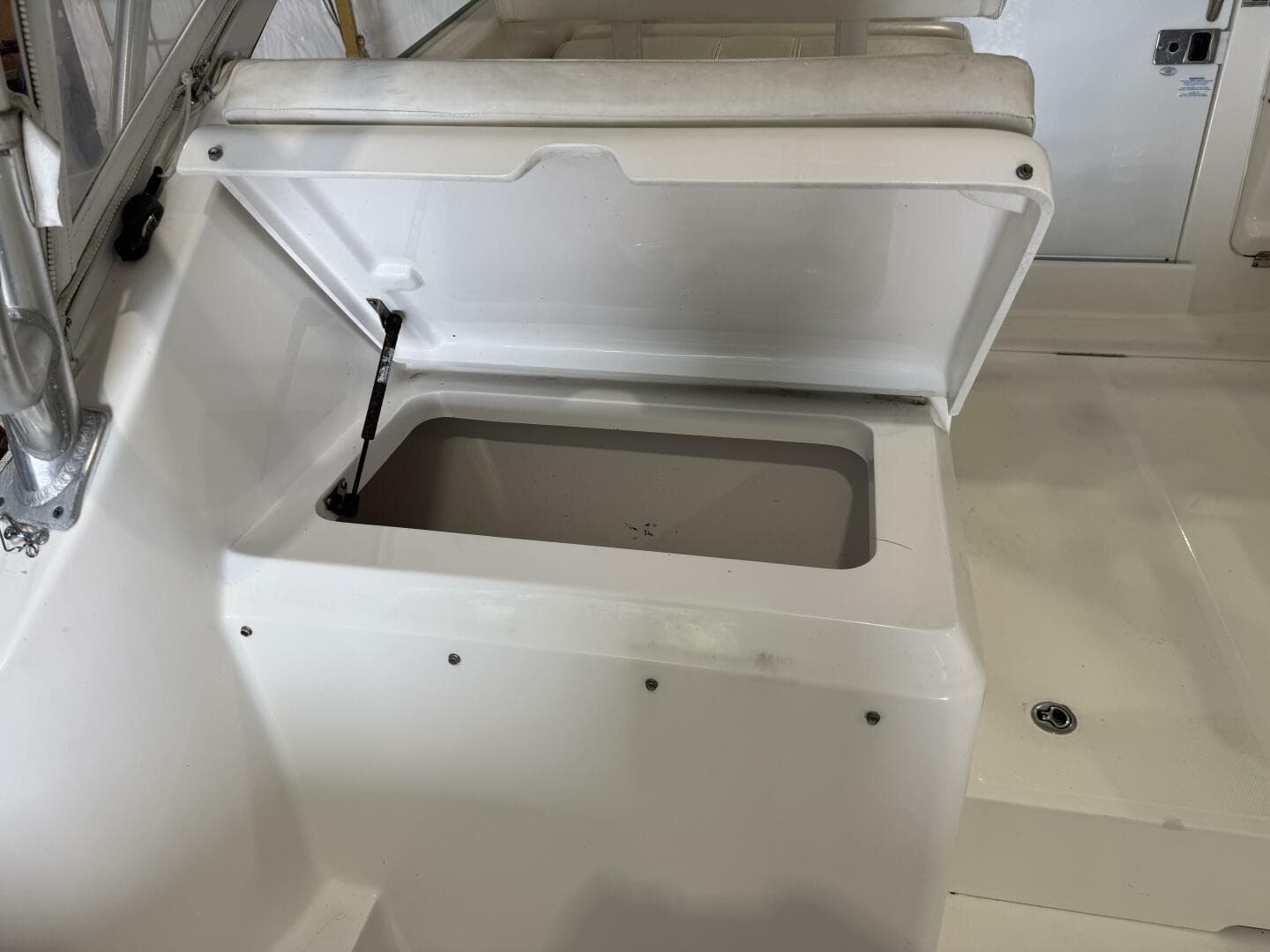 2011 Luhrs 30 Open — photo 19