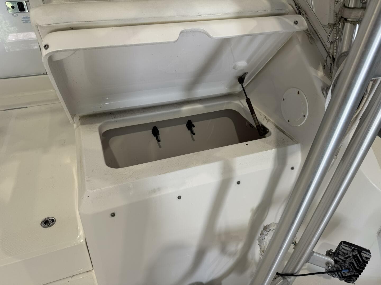 2011 Luhrs 30 Open — photo 18