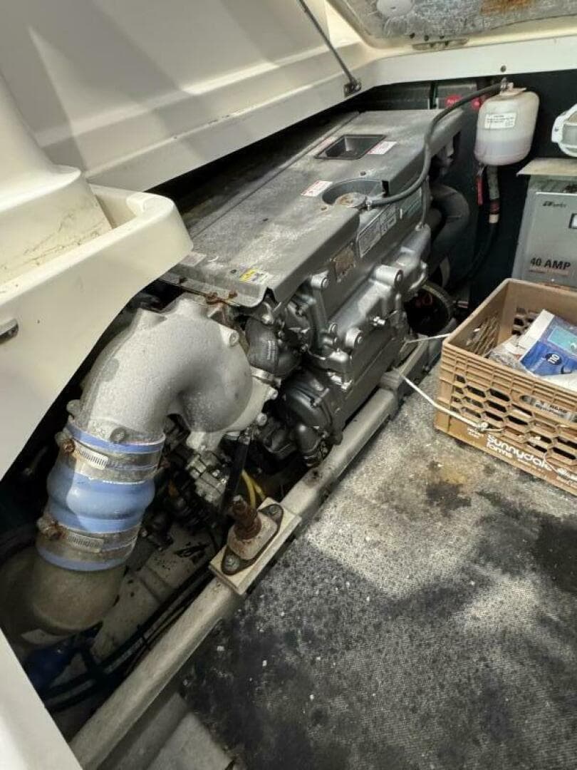 2011 Luhrs 30 Open — photo 30