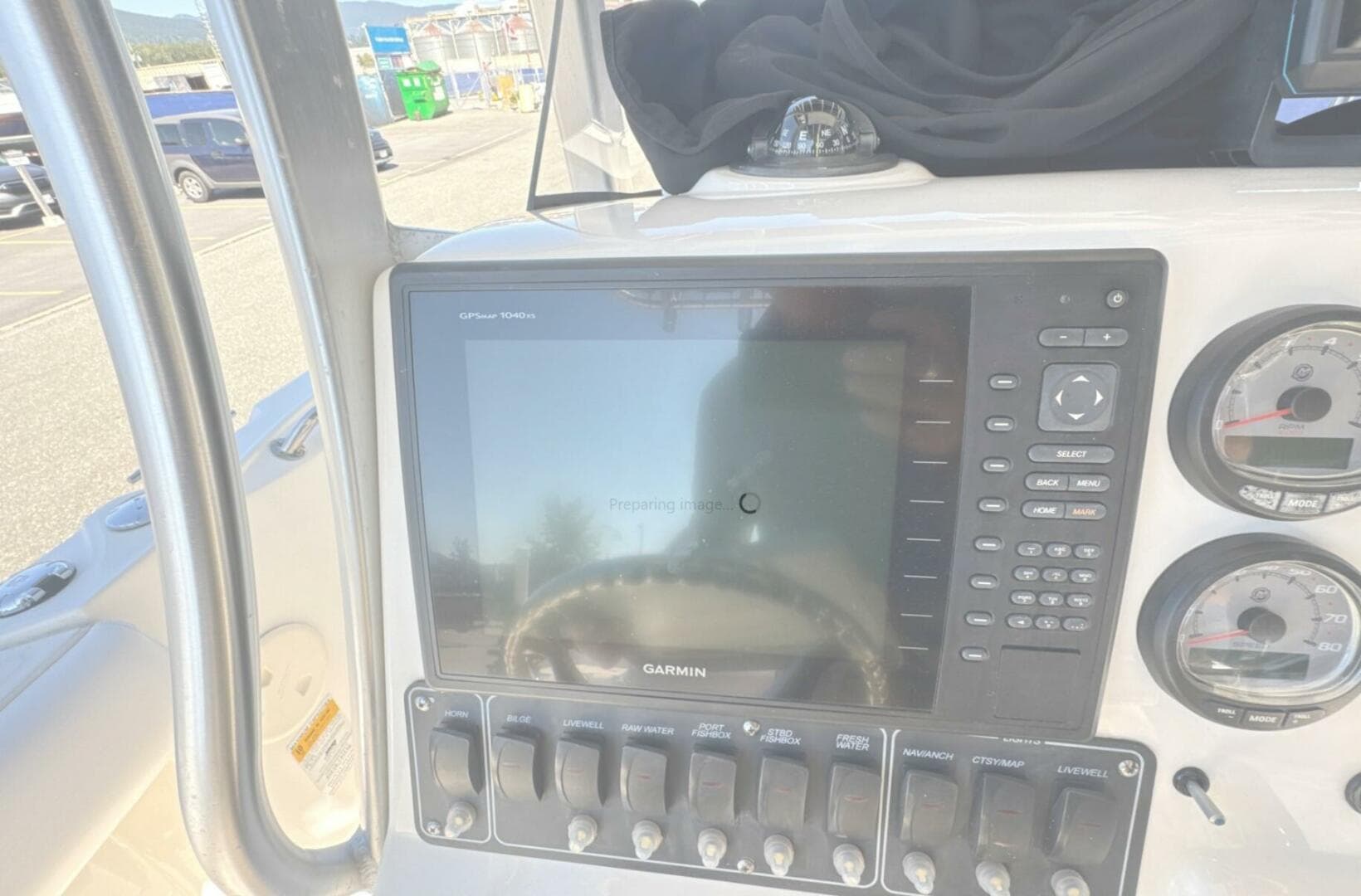 2014 Boston Whaler 220 Outrage — photo 12