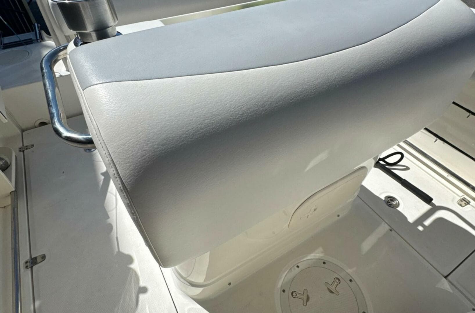 2014 Boston Whaler 220 Outrage — photo 20