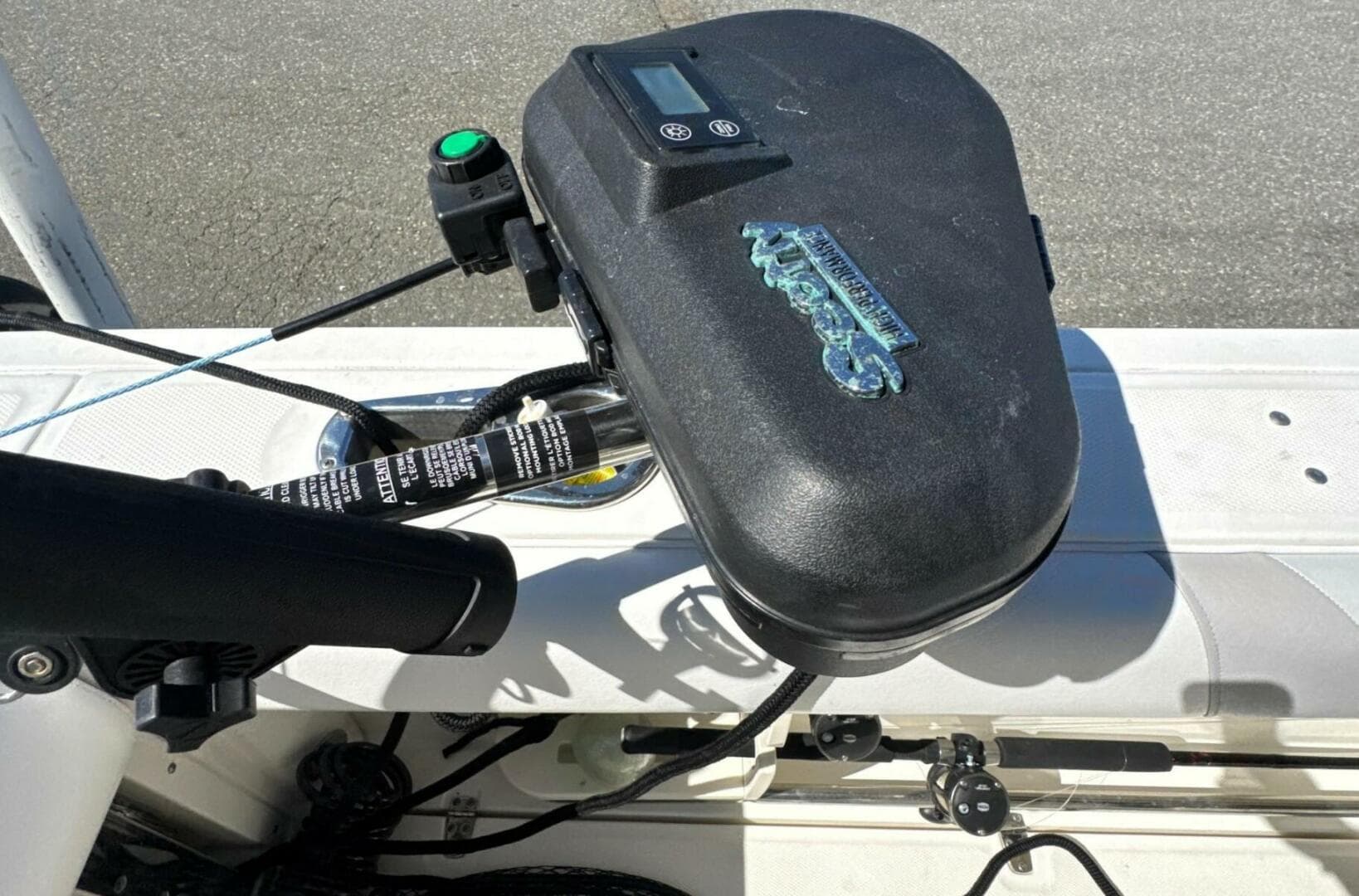 2014 Boston Whaler 220 Outrage — photo 24