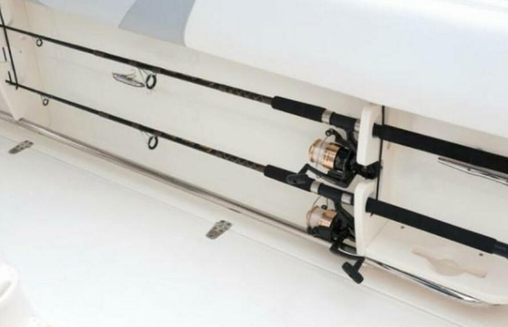 2014 Boston Whaler 220 Outrage — photo 22