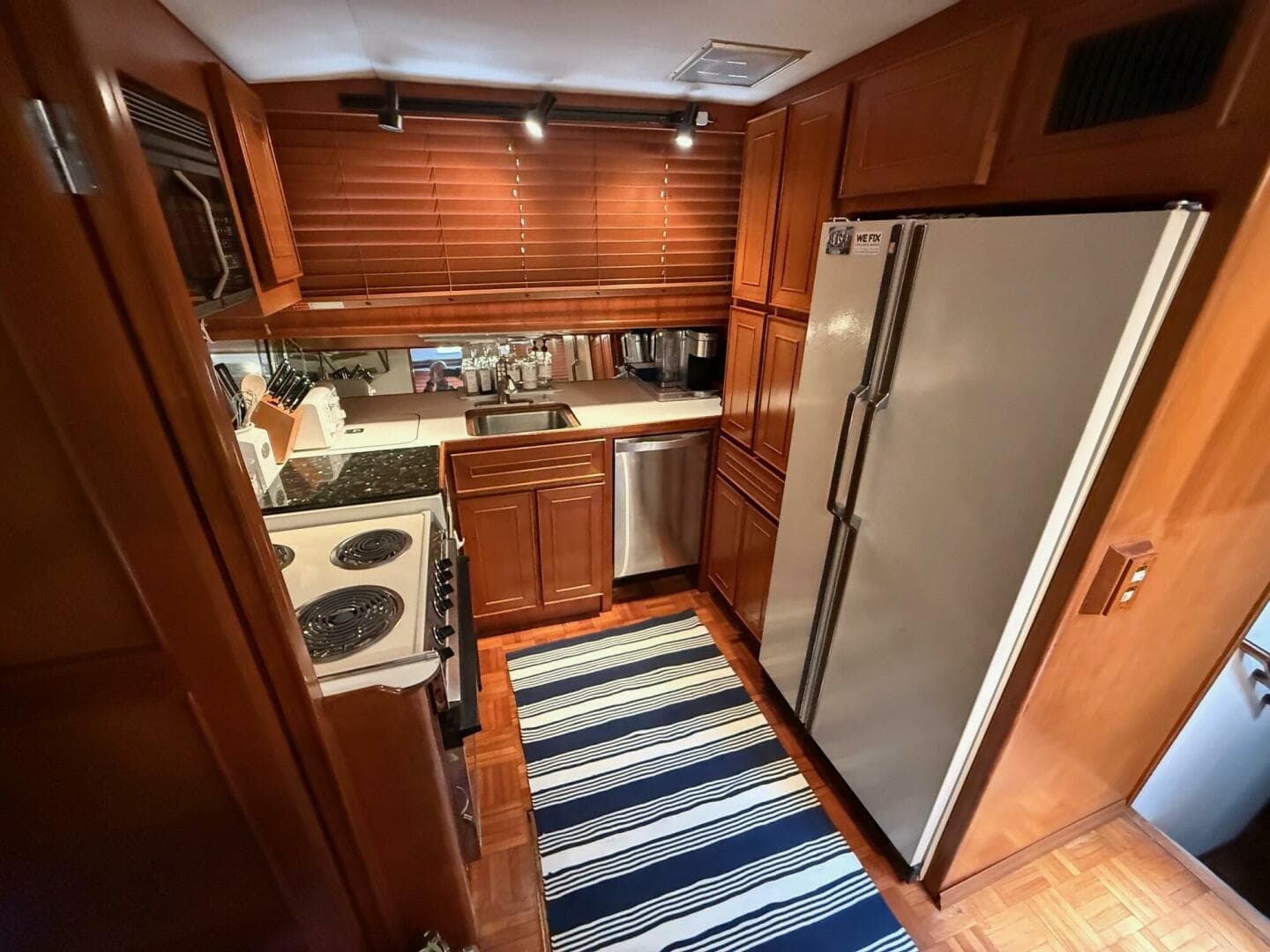 1989 Jefferson Marquessa 52 — photo 17