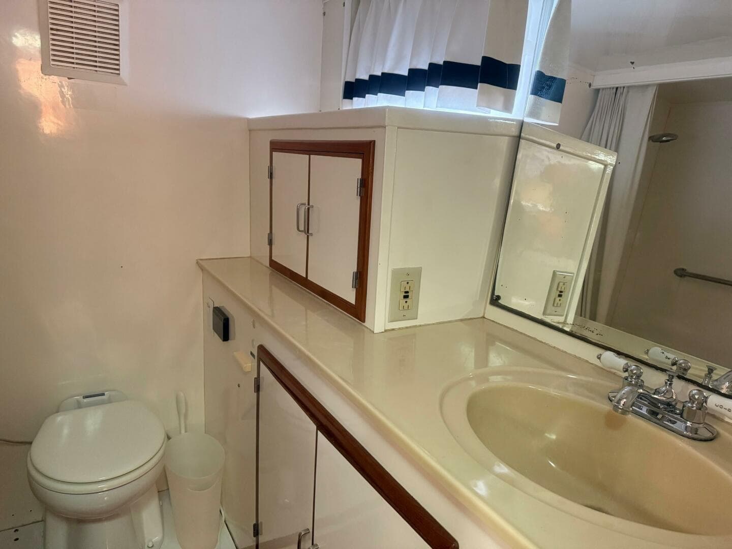 1989 Jefferson Marquessa 52 — photo 27