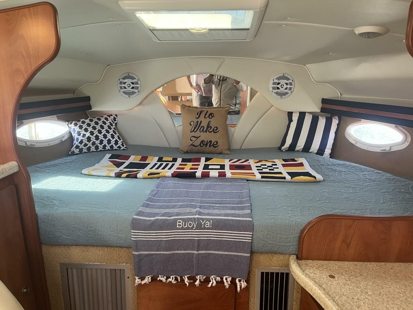 2007 Rinker 320 Express — photo 27