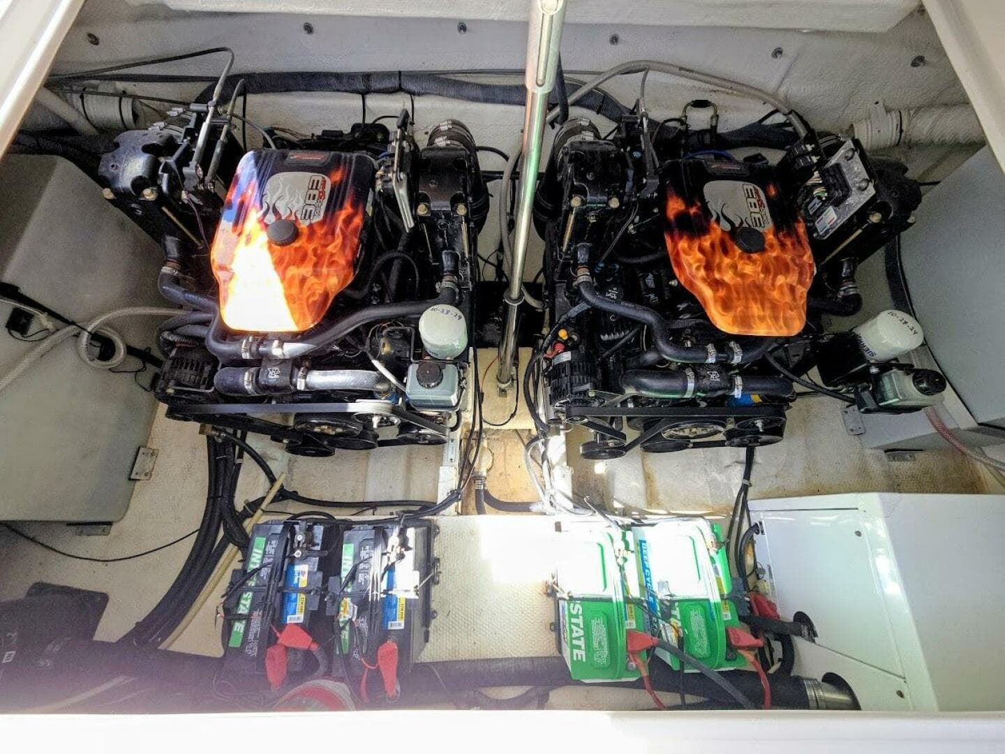 2007 Rinker 320 Express — photo 35