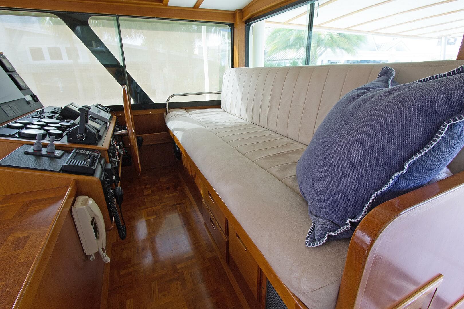 2004 Dettling Express Cruiser — photo 10