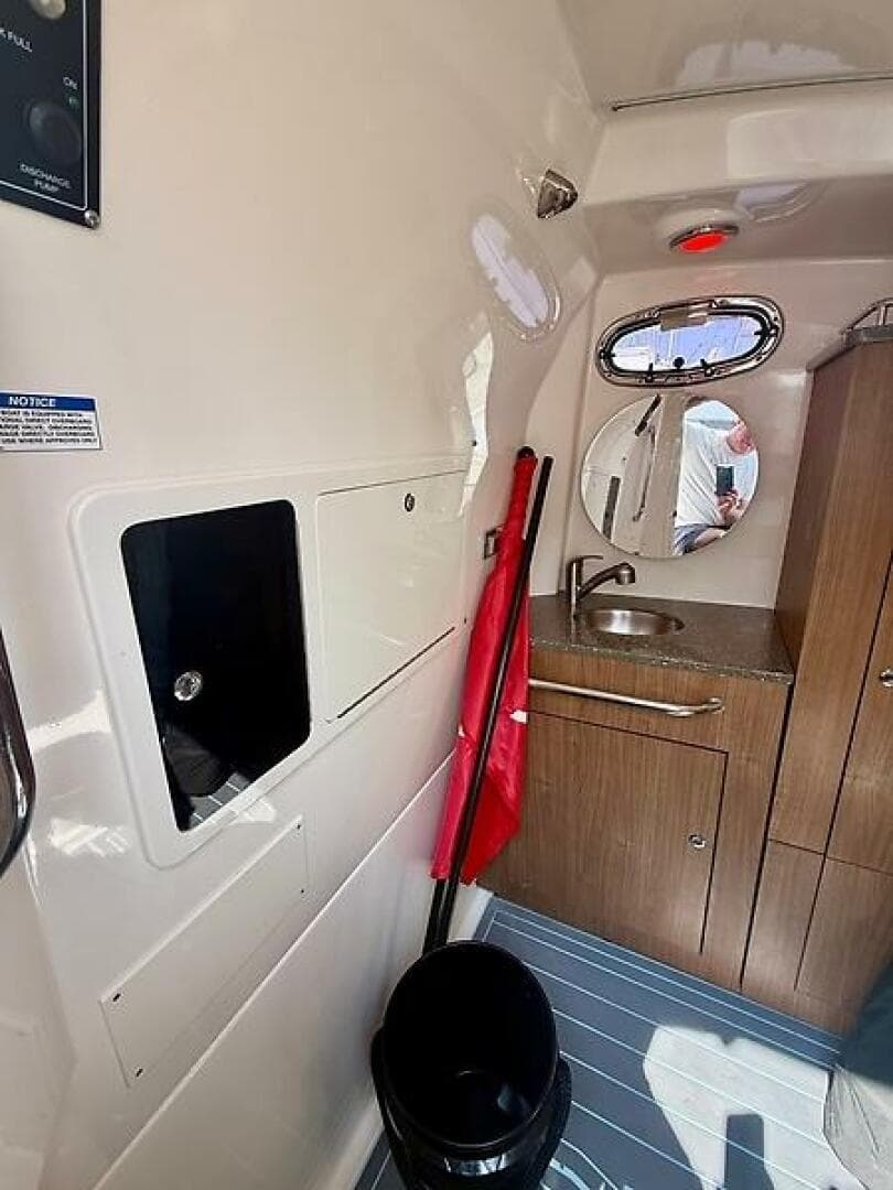 2014 Boston Whaler 350 Outrage — photo 16