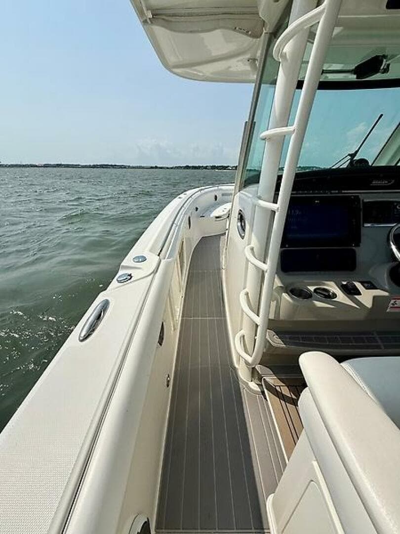 2014 Boston Whaler 350 Outrage — photo 48