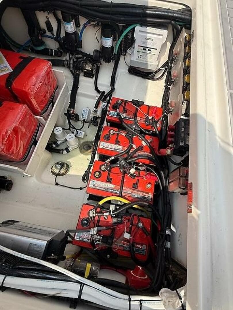 2014 Boston Whaler 350 Outrage — photo 52